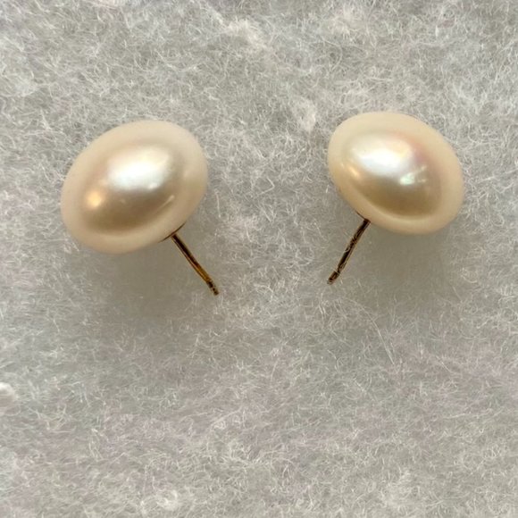 14k Gold Genuine Freshwater Pearl Stud Earrings, Large, Approx. 11.5 - 12 mm - Picture 4 of 8